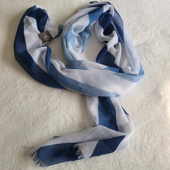 Vince Camuto Rectangular Spring/Summer Scarf - Picture 5 of 6